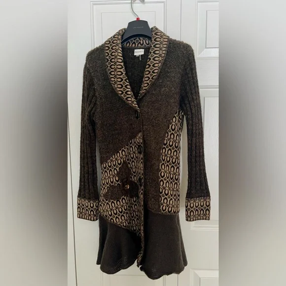 Long cardigan. - Picture 1 of 9